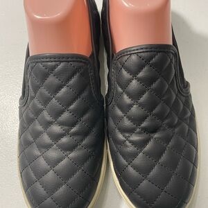 Quilted Black Slip-On Womens Shoes Size 9.5B SB-AN